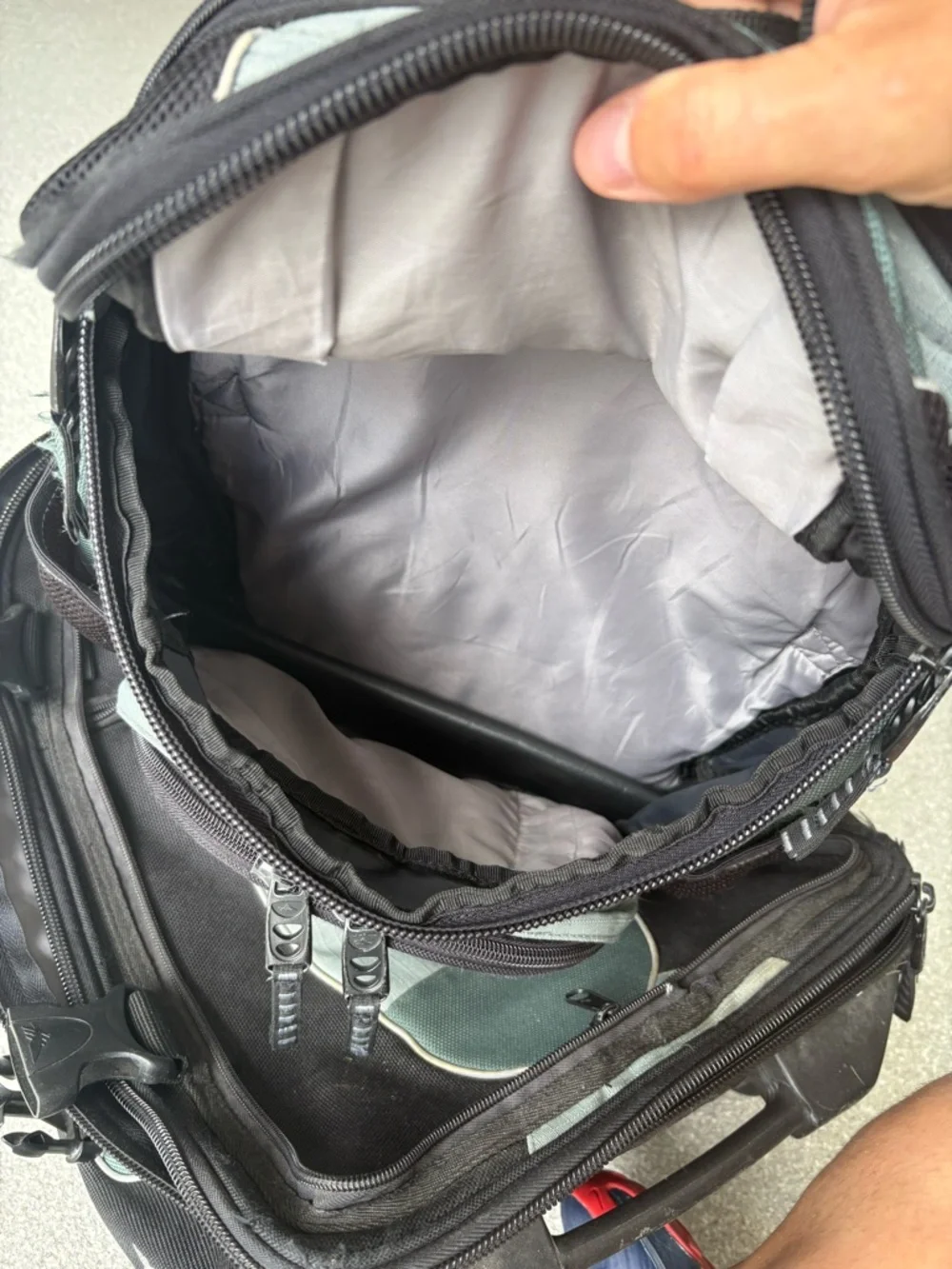 High Sierra Green Rolling Backpack/converts into carry on and regular backpack
